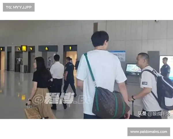 杨瀚森已抵达青岛机场 将出席26日球迷见面会 不参赛委内瑞拉热身赛 杨瀚森已抵达青岛机场 将出席26日球迷见面会 不参赛委内瑞拉热身赛